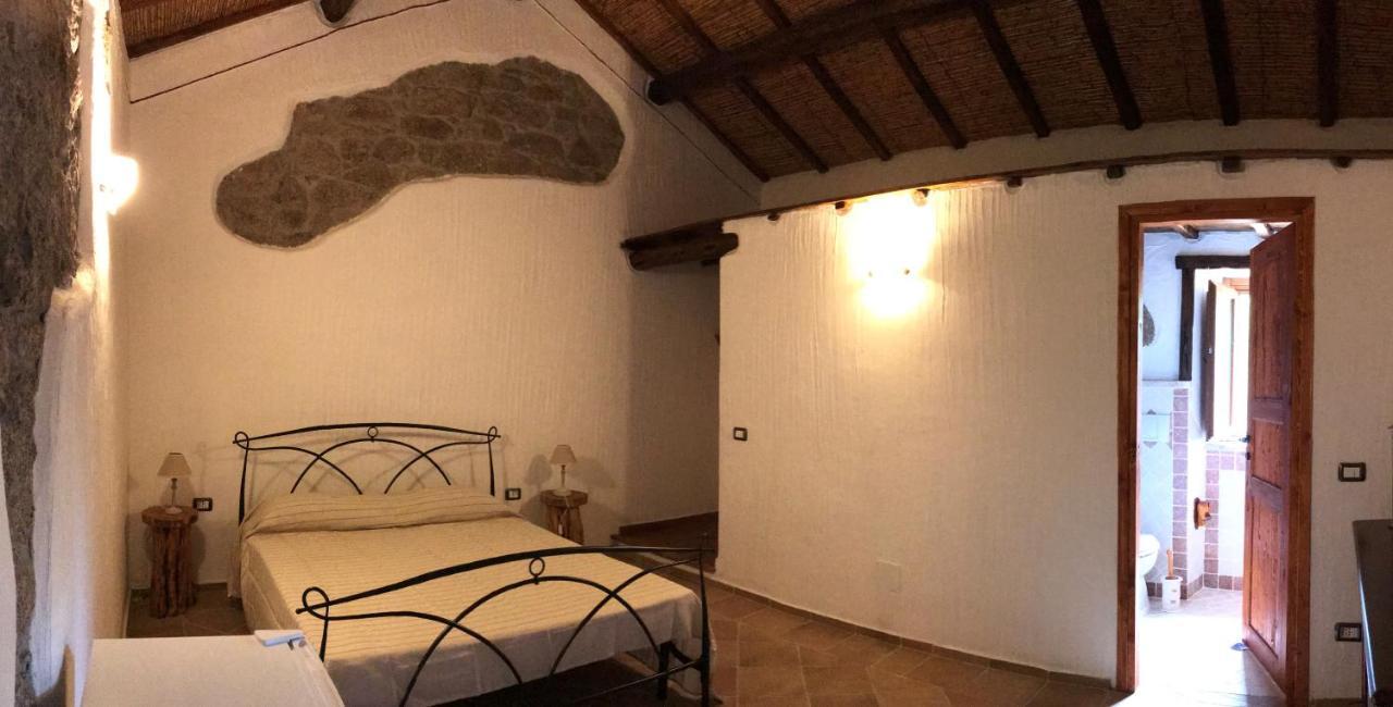 Li Casacci Acomodação com café da manhã Arzachena Exterior foto